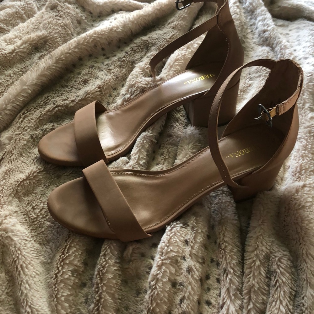 2” nude heels